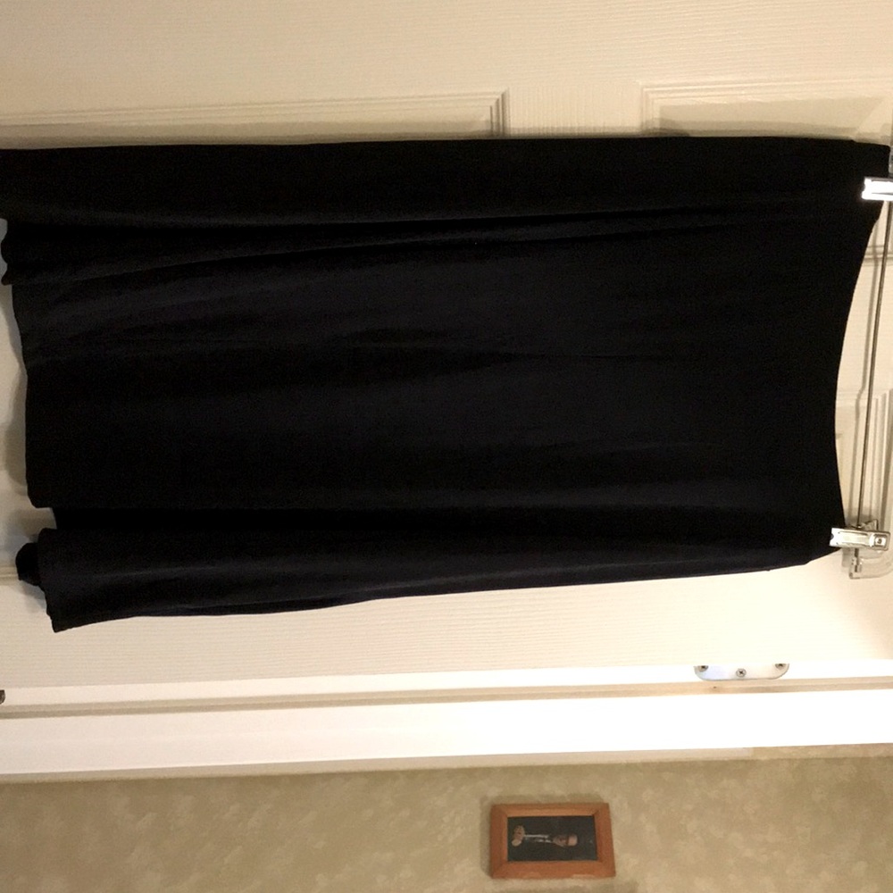 LG Black slinky skirt